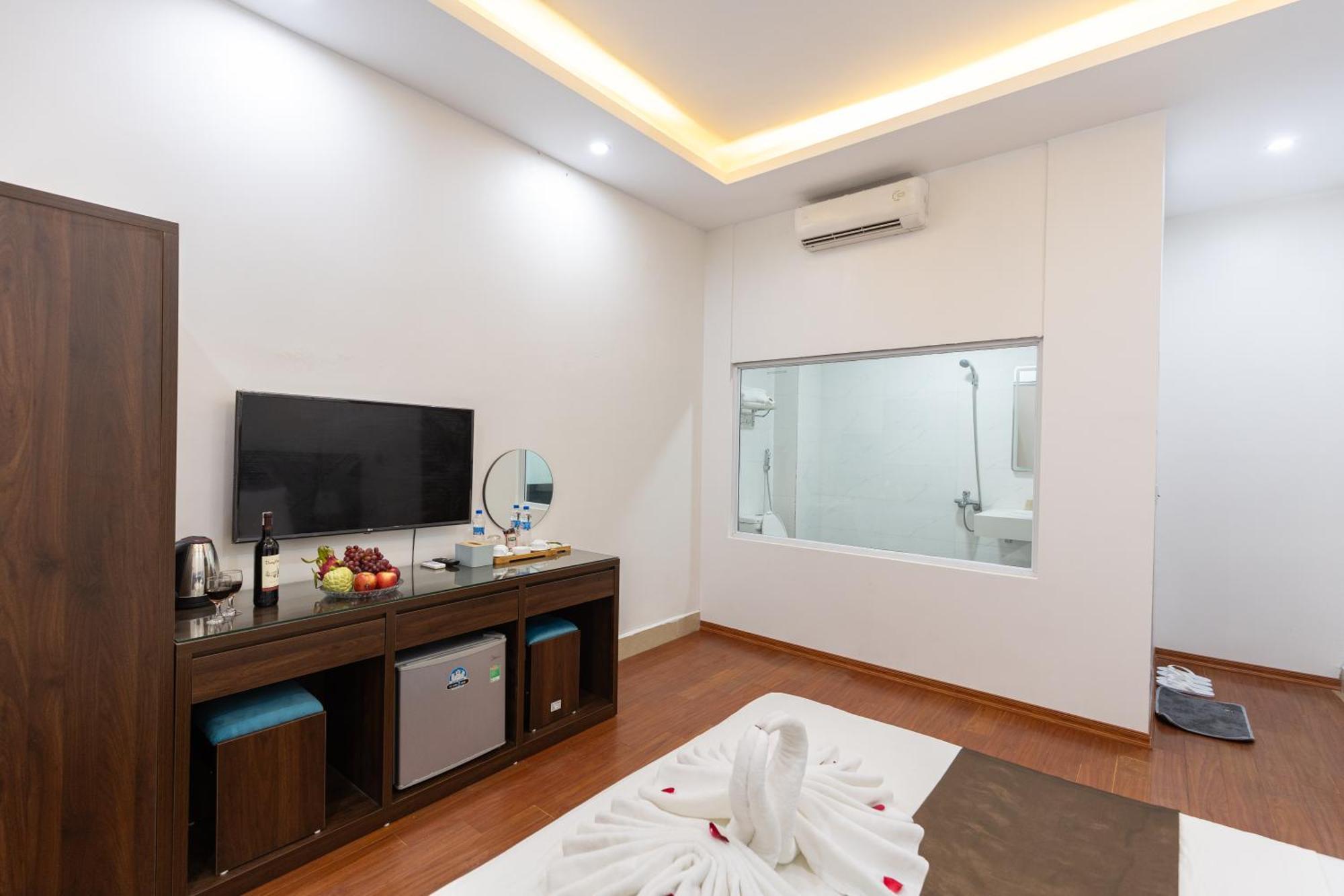 Hoang Gia Hotel Dong Anh Bagian luar foto