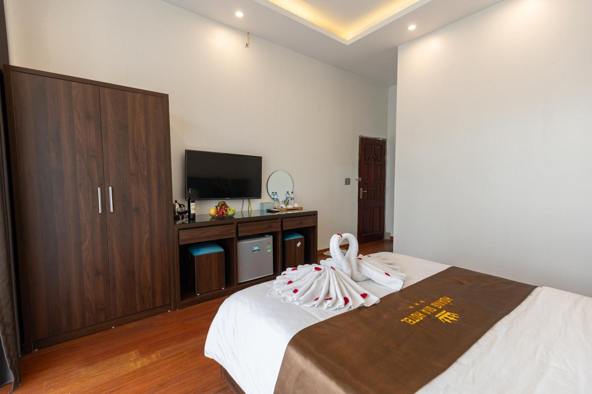 Hoang Gia Hotel Dong Anh Bagian luar foto