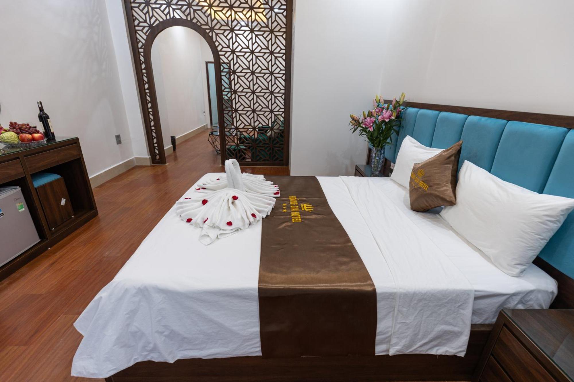 Hoang Gia Hotel Dong Anh Bagian luar foto