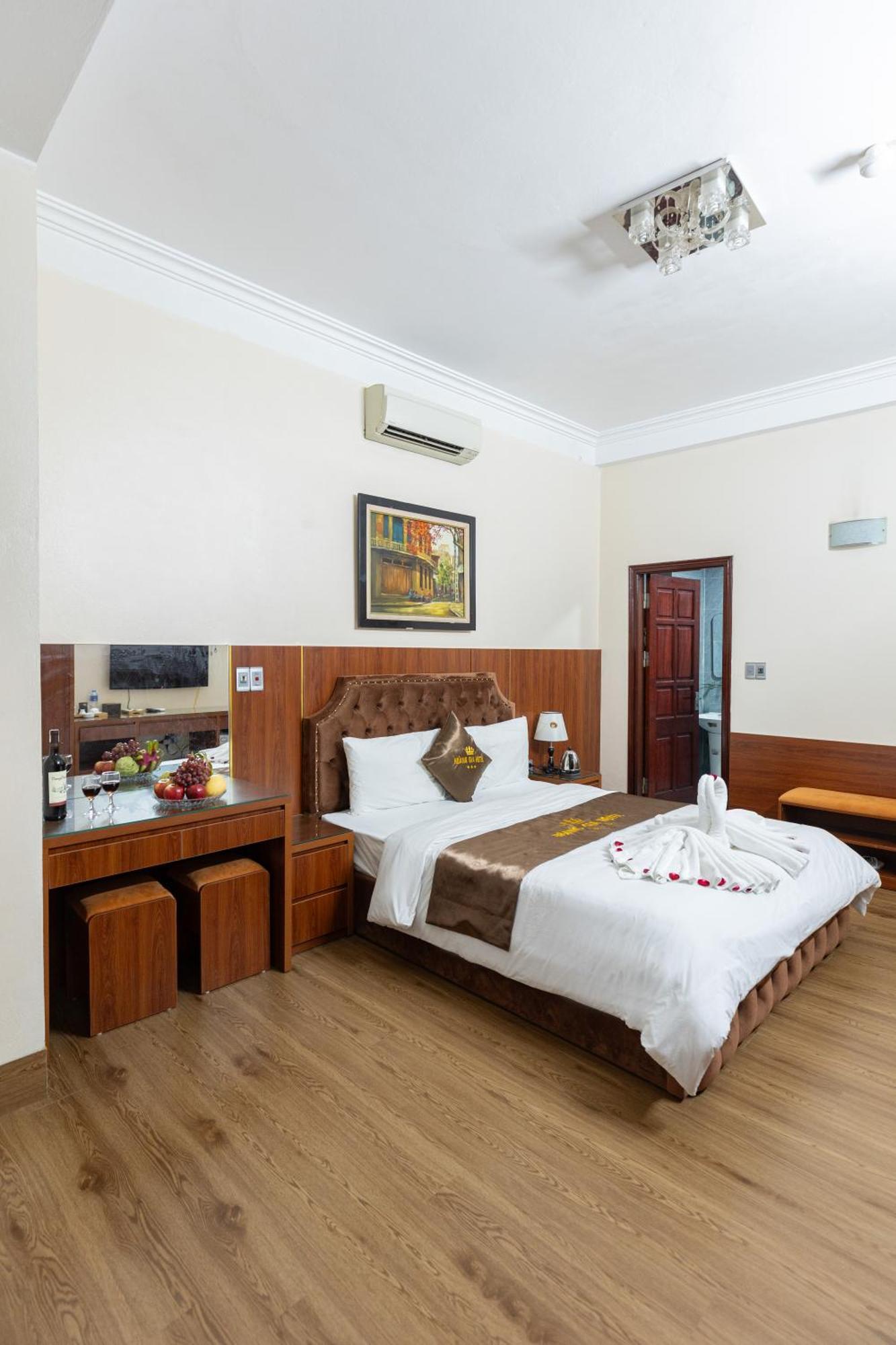 Hoang Gia Hotel Dong Anh Bagian luar foto